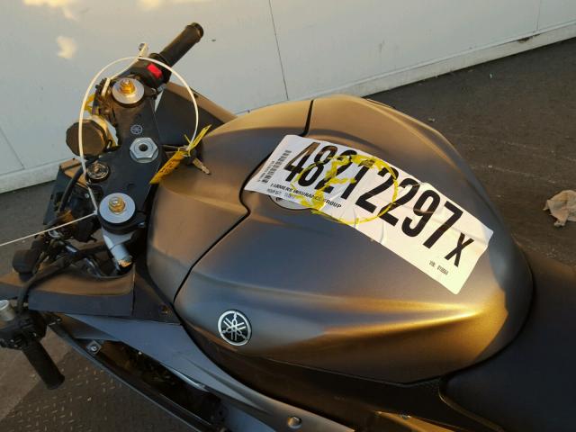 JYARJ16Y7GA010564 - 2016 YAMAHA YZFR6 C GRAY photo 5