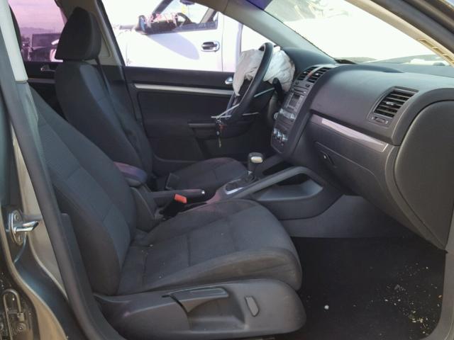 3VWJZ7AJ0AM005320 - 2010 VOLKSWAGEN JETTA S Boz foto 5