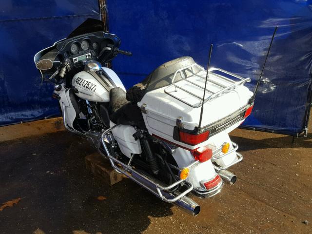 1HD1FCM14CB639674 - 2012 HARLEY-DAVIDSON FLHTCU ULT WHITE photo 3