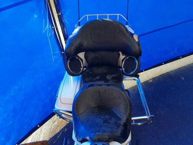 1HD1FCM14CB639674 - 2012 HARLEY-DAVIDSON FLHTCU ULT WHITE photo 6