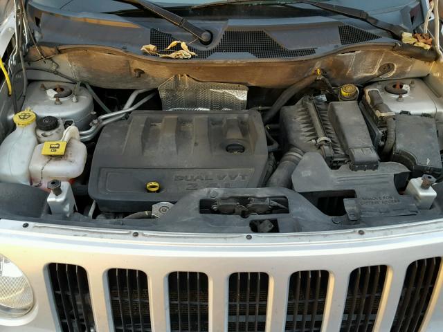 1J8FT28W88D785189 - 2008 JEEP PATRIOT SP SILVER photo 7