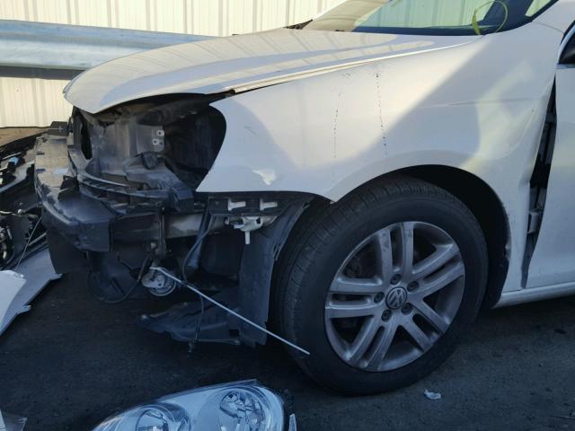 3VWAL71K19M038378 - 2009 VOLKSWAGEN JETTA TDI WHITE photo 9