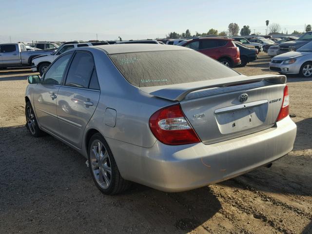 4T1BE32K44U370372 - 2004 TOYOTA CAMRY LE SILVER photo 3