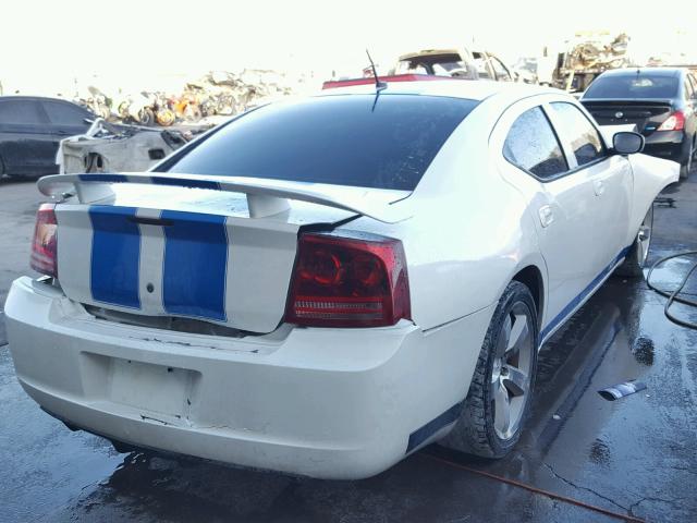 2B3KA73W18H253822 - 2008 DODGE CHARGER SR WHITE photo 4