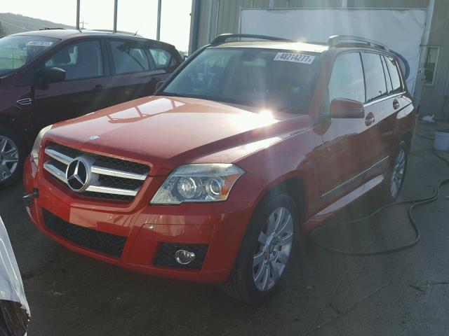 WDCGG5GB2AF335011 - 2010 MERCEDES-BENZ GLK 350 RED photo 2