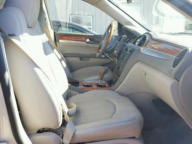 5GAKRCED6CJ274413 - 2012 BUICK ENCLAVE ვერცხლისფერი ფოტო 5