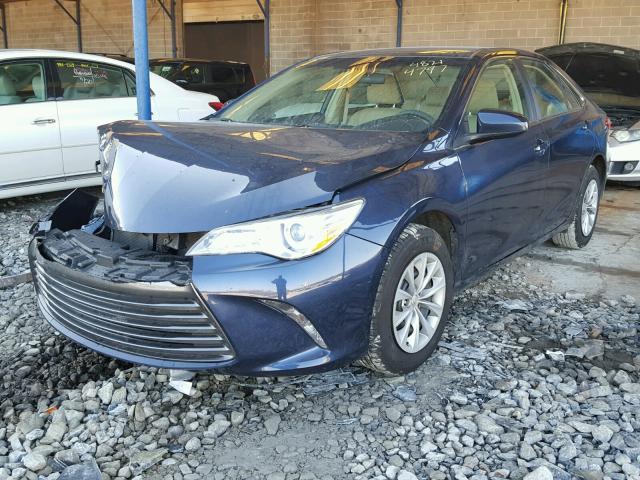4T4BF1FK0GR570381 - 2016 TOYOTA CAMRY LE BLUE photo 2