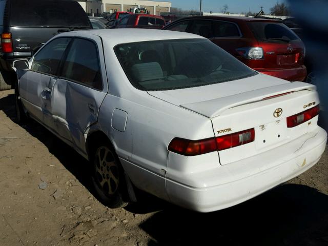 4T1BF22KXXU079810 - 1999 TOYOTA CAMRY LE ვერცხლისფერი ფოტო 3