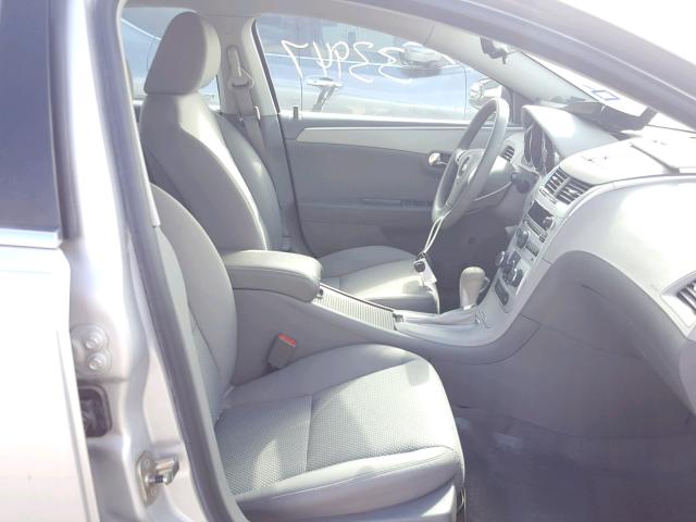1G1ZB5E19BF320782 - 2011 CHEVROLET MALIBU LS Gümüş foto 5