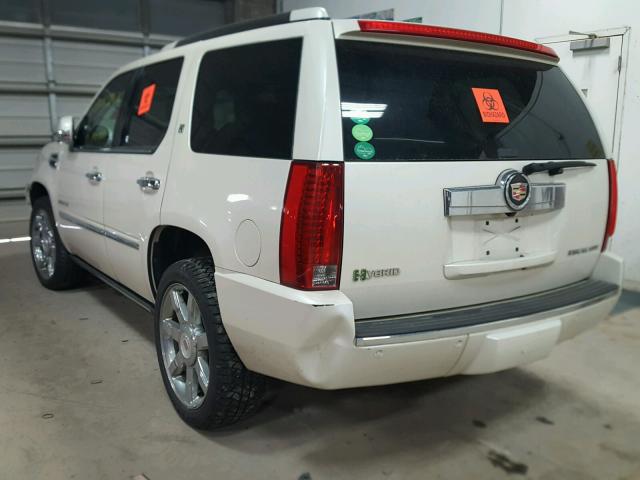 1GYS4EEJ2CR270286 - 2012 CADILLAC ESCALADE H WHITE photo 3