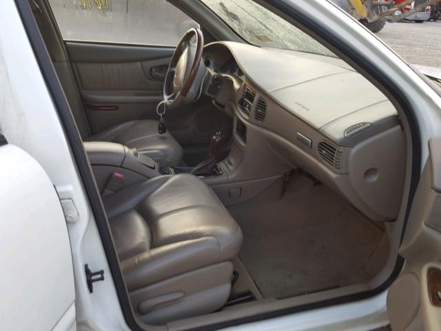 2G4WB55K021180983 - 2002 BUICK REGAL LS WHITE photo 5