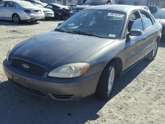 1FAFP53UX4A131038 - 2004 FORD TAURUS SE CHARCOAL photo 2