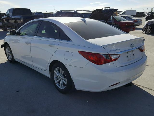 5NPEB4AC5DH623929 - 2013 HYUNDAI SONATA GLS WHITE photo 3