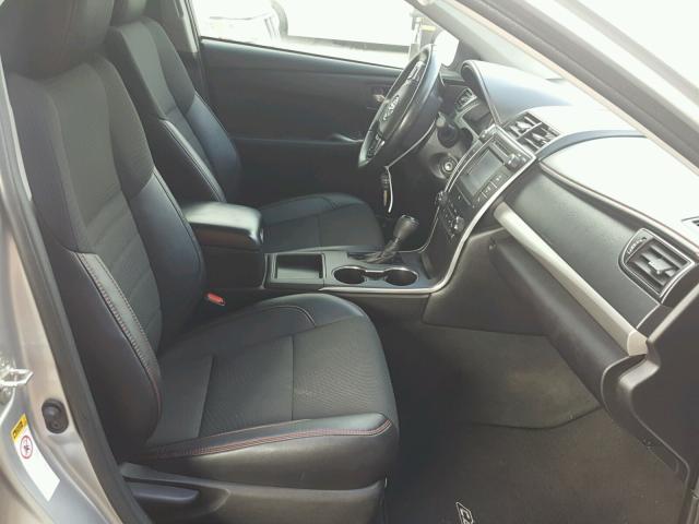 4T1BF1FK9GU212061 - 2016 TOYOTA CAMRY LE SILVER photo 5