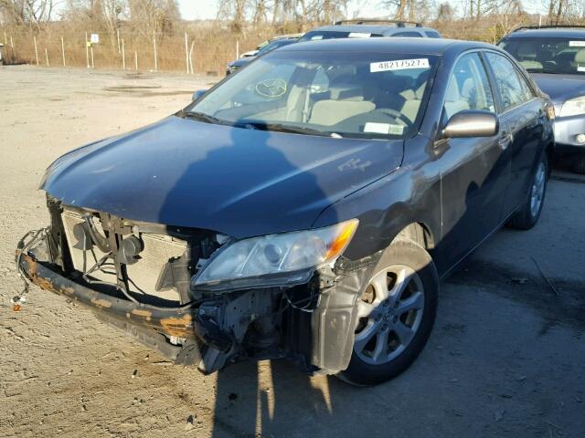 4T1BE46K49U814387 - 2009 TOYOTA CAMRY BASE GRAY photo 2