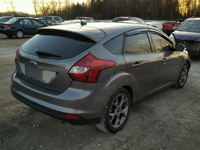 1FADP3K22EL128412 - 2014 FORD FOCUS SE GRAY photo 4