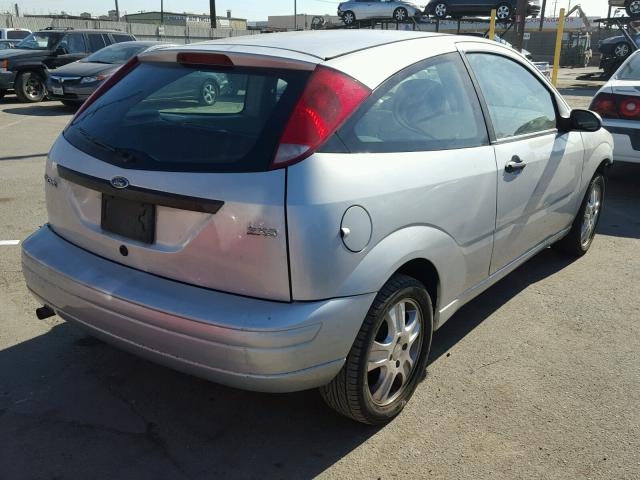 1FAFP31N46W244828 - 2006 FORD FOCUS ZX3 SILVER photo 4