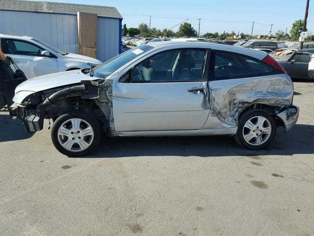 1FAFP31N46W244828 - 2006 FORD FOCUS ZX3 SILVER photo 9