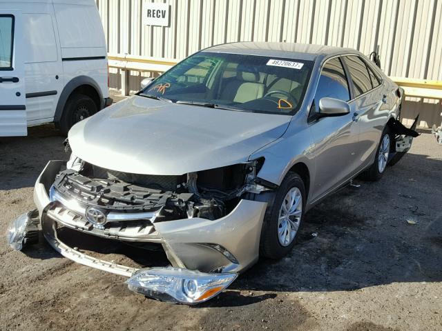 4T1BF1FK9FU115490 - 2015 TOYOTA CAMRY LE GOLD photo 2