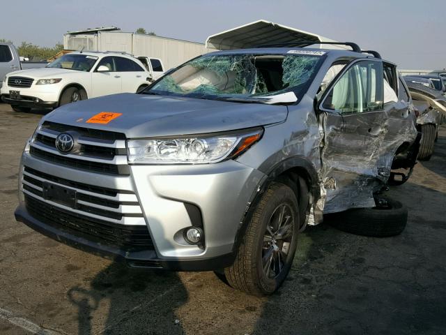 5TDZZRFH3HS232194 - 2017 TOYOTA HIGHLANDER SILVER photo 2