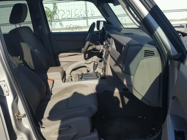 1J8HG48K57C527125 - 2007 JEEP COMMANDER Boz foto 5