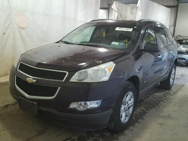 1GNLVEED7AS146660 - 2010 CHEVROLET TRAVERSE L BLACK photo 2