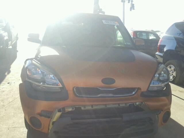 KNDJT2A68C7371414 - 2012 KIA SOUL + ORANGE photo 9