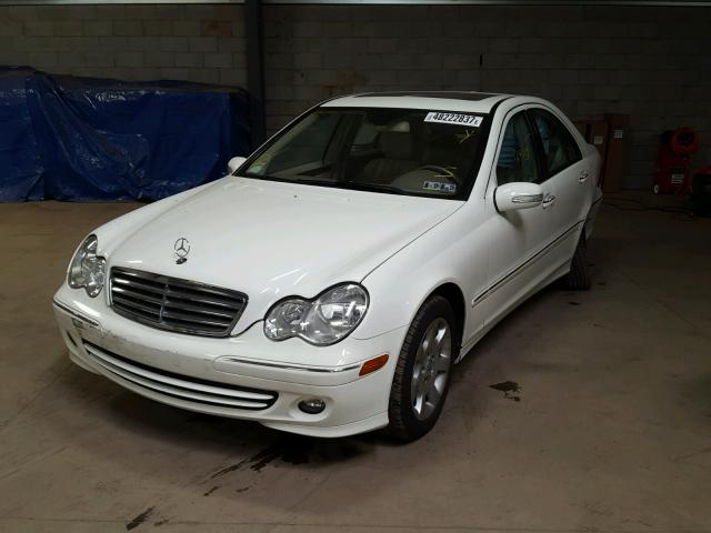 WDBRF92H06F791521 - 2006 MERCEDES-BENZ C GENERATI WHITE photo 2