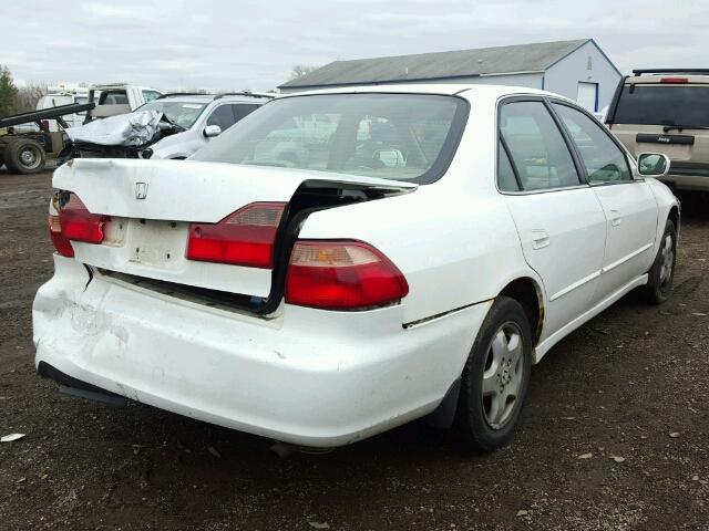 1HGCG1651WA038939 - 1998 HONDA ACCORD EX WHITE photo 4