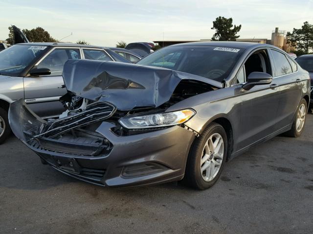 3FA6P0H78GR260136 - 2016 FORD FUSION SE GRAY photo 2