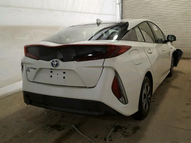 JTDKARFP0H3064452 - 2017 TOYOTA PRIUS PRIM თეთრი ფოტო 4