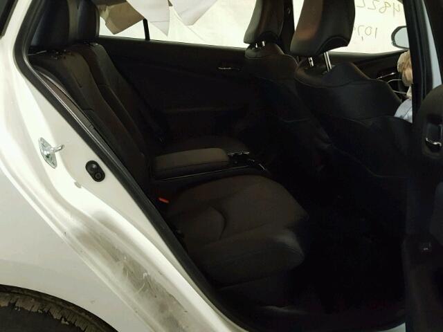 JTDKARFP0H3064452 - 2017 TOYOTA PRIUS PRIM თეთრი ფოტო 6