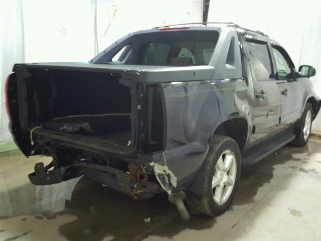 3GNVKEE09AG300484 - 2010 CHEVROLET AVALANCHE BLACK photo 4