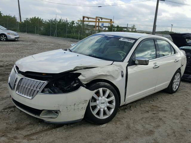 3LNHL2GC5CR803411 - 2012 LINCOLN MKZ WHITE photo 2