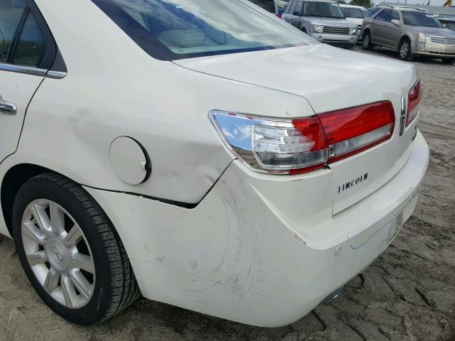 3LNHL2GC5CR803411 - 2012 LINCOLN MKZ WHITE photo 9