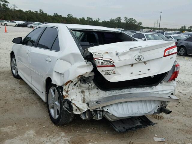 4T1BF1FK2EU796980 - 2014 TOYOTA CAMRY L WHITE photo 3