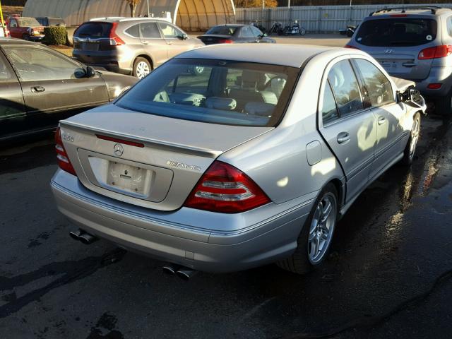 WDBRF76J65F662375 - 2005 MERCEDES-BENZ C 55 AMG SILVER photo 4