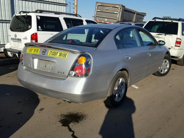 1N4AL11D22C112518 - 2002 NISSAN ALTIMA BAS SILVER photo 4