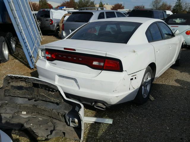 2C3CDXBGXDH609994 - 2013 DODGE CHARGER SE WHITE photo 4