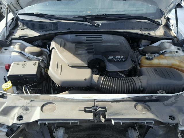 2C3CDXBGXDH609994 - 2013 DODGE CHARGER SE WHITE photo 7