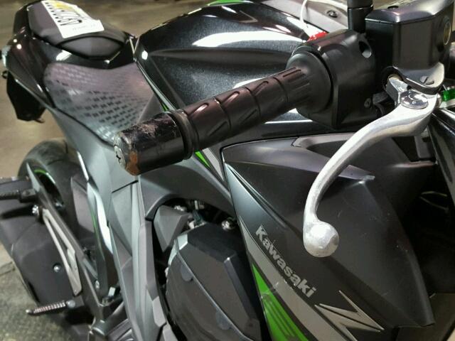 JKBZRCB12GDA13820 - 2016 KAWASAKI ZR800 B BLACK photo 12