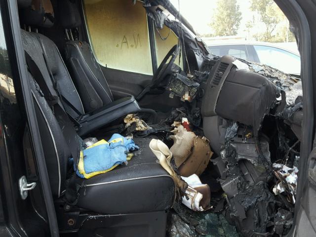 WD3PF4CCXB5530292 - 2011 MERCEDES-BENZ SPRINTER 3 BLACK photo 5