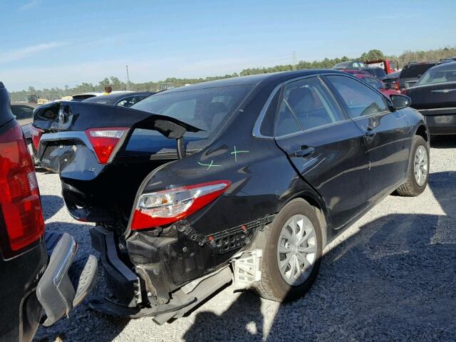 4T1BF1FK9HU395415 - 2017 TOYOTA CAMRY LE შავი ფოტო 4