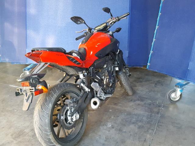 JYARM20E2HA000232 - 2017 YAMAHA FZ07A RED photo 4