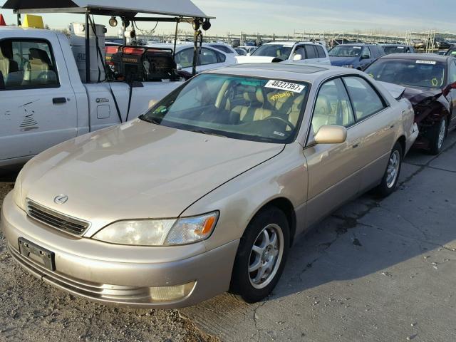 JT8BF28G2W5040109 - 1998 LEXUS ES 300 TAN photo 2