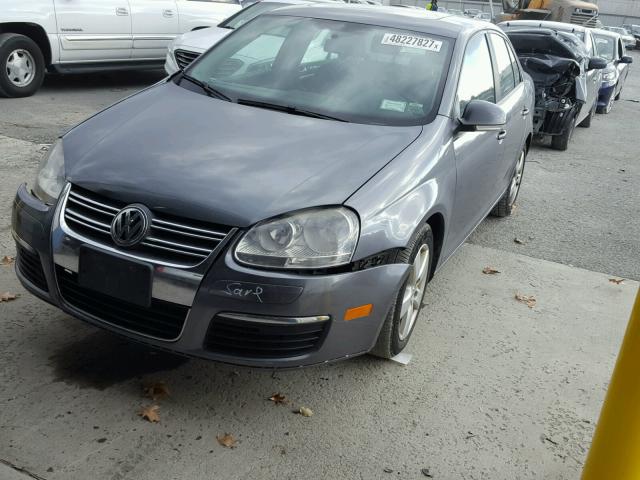 3VWHZ71K78M007020 - 2008 VOLKSWAGEN JETTA S GRAY photo 2