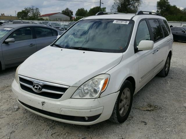 KNDMC233876018926 - 2007 HYUNDAI ENTOURAGE WHITE photo 2