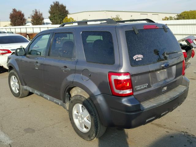 1FMCU0D72BKA63225 - 2011 FORD ESCAPE XLT GRAY photo 3