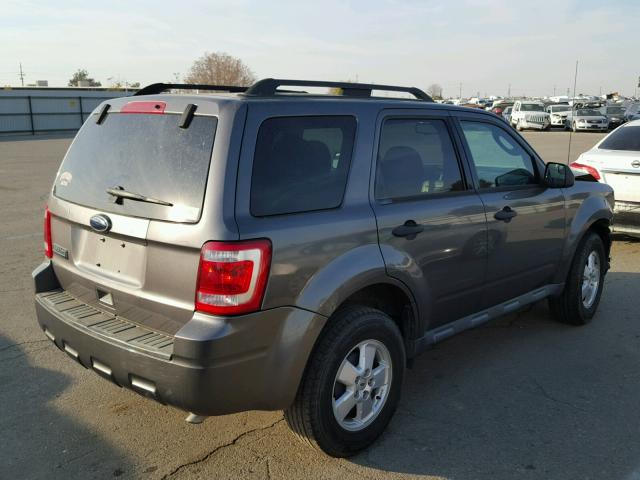 1FMCU0D72BKA63225 - 2011 FORD ESCAPE XLT GRAY photo 4