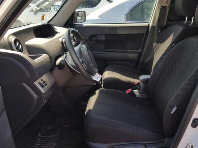 JTLKE50E391084538 - 2009 TOYOTA SCION XB Blanco foto 5